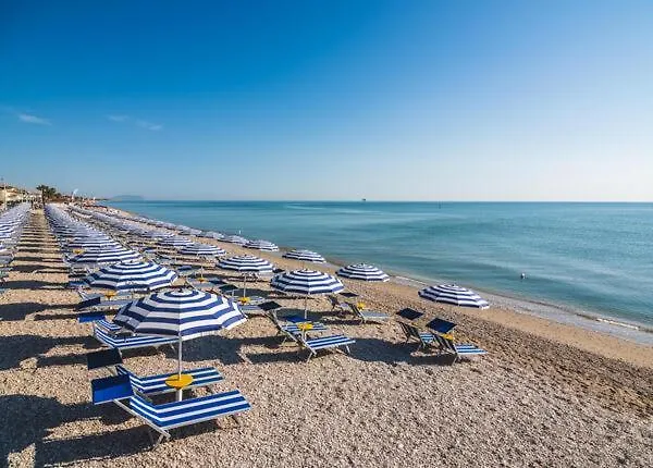 Casa Il Bacio Del Mare Apartman Porto SantʼElpidio