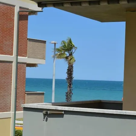 Casa Il Bacio Del Mare Daire Porto SantʼElpidio